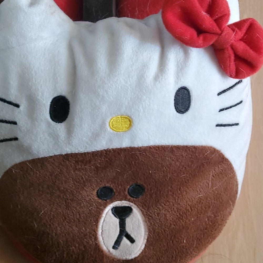 Brown/hello kitty Christmas slippers